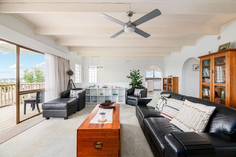 Photo of property in 46 Spence Road, Henderson, Auckland, 0612