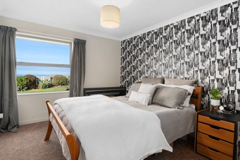 Photo of property in 37 Highgrove, Saint Clair, Dunedin, 9012