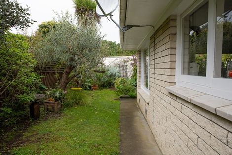 Photo of property in 3/23a Eversleigh Road, Belmont, Auckland, 0622
