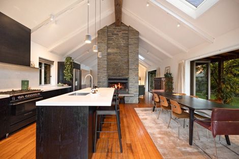 Photo of property in 12 Amber Close, Arthurs Point, Queenstown, 9371