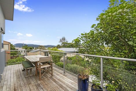 Photo of property in 20b Grand Vue Road, Kawaha Point, Rotorua, 3010
