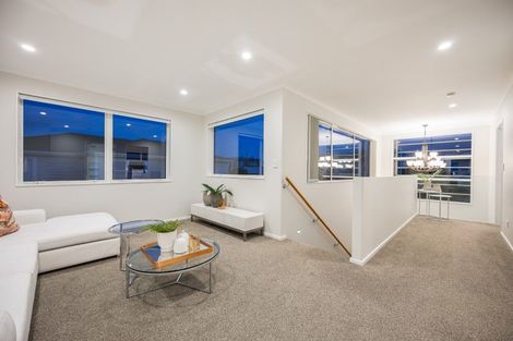 Photo of property in 21 Headland Drive, Long Bay, Auckland, 0630