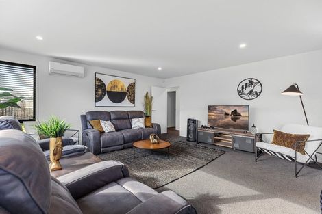 Photo of property in 32 Tamapahore Boulevard, Papamoa Beach, Papamoa, 3118