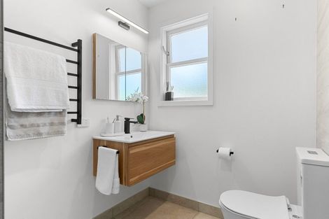 Photo of property in 19 Whaka Street, Maungaturoto, 0520