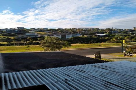 Photo of property in 120 Ferry Road, Arkles Bay, Whangaparaoa, 0932