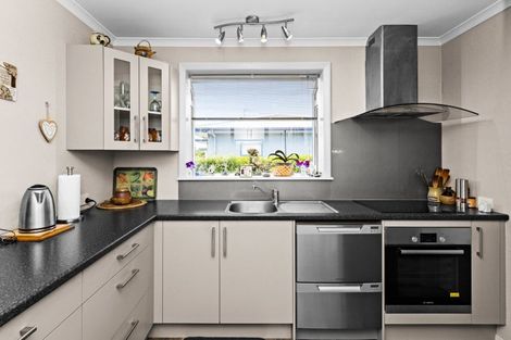 Photo of property in 60 Jervois Road, Jervoistown, Napier, 4112