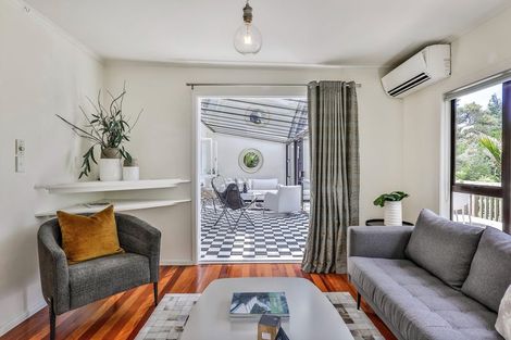 Photo of property in 37 York Road, Titirangi, Auckland, 0604