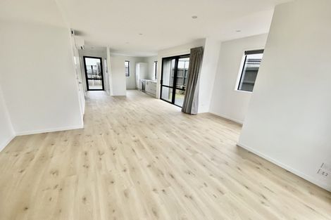 Photo of property in 17b Cessna Crescent, Mangere, Auckland, 2022