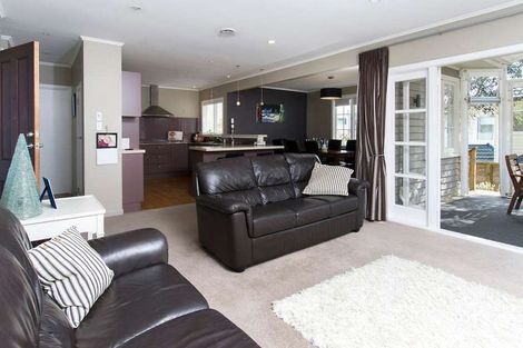 Photo of property in 29 Bradbury Road, Botany Downs, Auckland, 2010