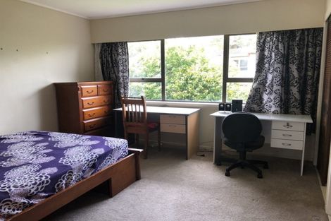 Photo of property in 194 Cliff Drive, Green Bay, Auckland, 0604