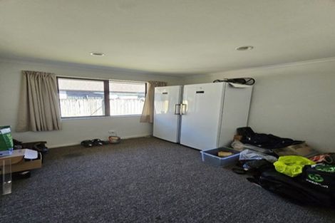 Photo of property in 68 Farnborough Drive, Grandview Heights, Hamilton, 3200