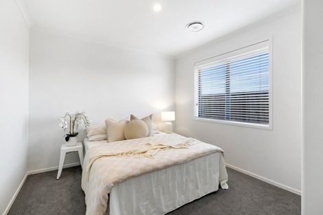 Photo of property in 77 Kaurinui Crescent, One Tree Point, 0118