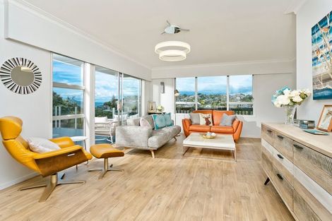 Photo of property in 2/33 Hyde Road, Rothesay Bay, Auckland, 0630