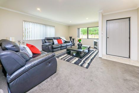 Photo of property in 18 Andover Way, Goodwood Heights, Auckland, 2105