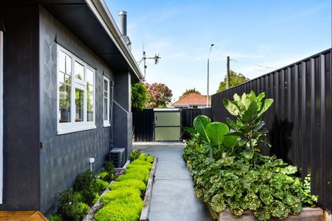 Photo of property in 15 Puketapu Road, Taradale, Napier, 4112