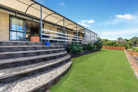 Photo of property in 15 Bella Villa Drive, Waiuku, 2123