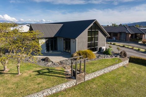 Photo of property in 60 Breaksea Street, Te Anau, 9600