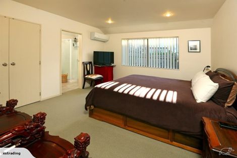 Photo of property in 26a Woodstock Road, Forrest Hill, Auckland, 0620