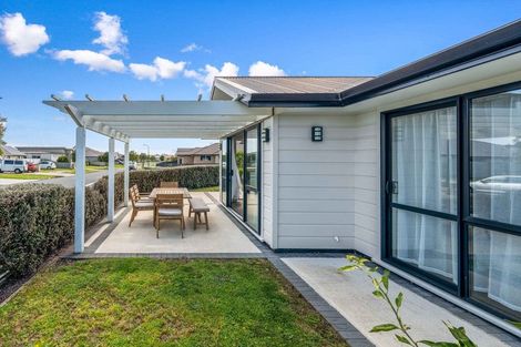 Photo of property in 14 Harding Drive, Papamoa Beach, Papamoa, 3118