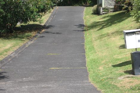 Photo of property in 2/8 Glenvale Place, Totara Vale, Auckland, 0629