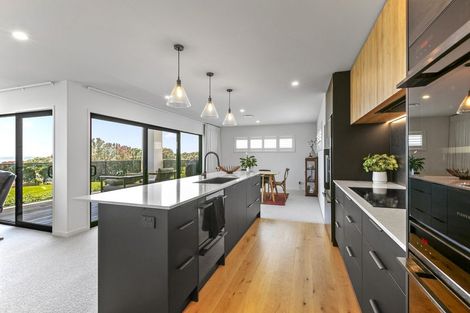 Photo of property in 9 Bayly Road, Moturoa, New Plymouth, 4310