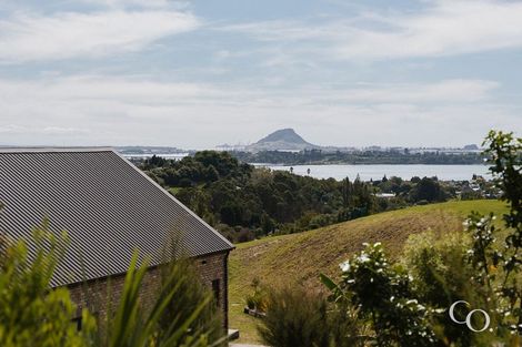 Photo of property in 42 Te Auhi Way, Welcome Bay, Tauranga, 3112