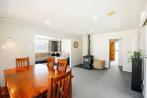Photo of property in 35 Severn Street, Rongotea, 4476