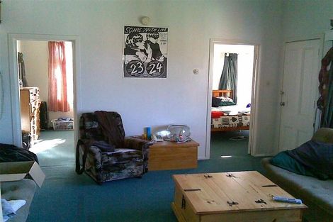 Photo of property in 51 Onewa Road, Northcote, Auckland, 0627