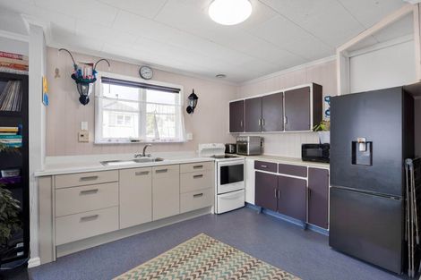 Photo of property in 7 George Street, Eltham, 4322