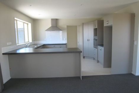 Photo of property in 8 Dunsford Close, Halswell, Christchurch, 8025