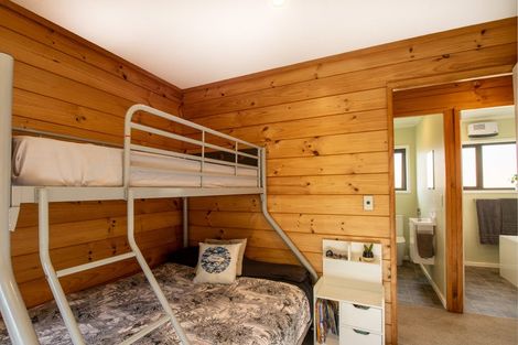 Photo of property in 65 Queens Road, Waikanae Beach, Waikanae, 5036