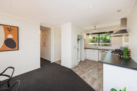 Photo of property in 3 Escort Grove, Awapuni, Palmerston North, 4412