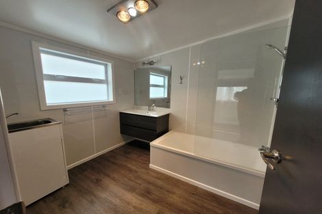 Photo of property in 6 Julian Street, Eltham, 4322