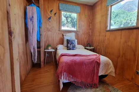 Photo of property in 402 Tora Farm Settlement Road, Tora, Martinborough, 5782