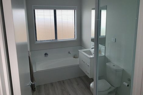 Photo of property in 28 Pakanga Grove, Pyes Pa, Tauranga, 3112