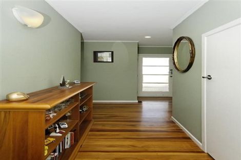 Photo of property in 18 Whittle Place, New Windsor, Auckland, 0600