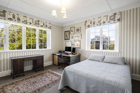 Photo of property in 12 Easdale Street, Kelburn, Wellington, 6012