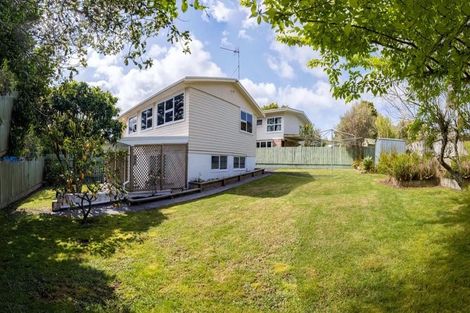 Photo of property in 18 Blakeborough Drive, Forrest Hill, Auckland, 0620