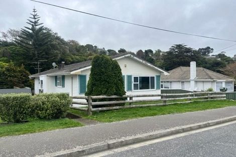 Photo of property in 44 Redwood Avenue, Tawa, Wellington, 5028