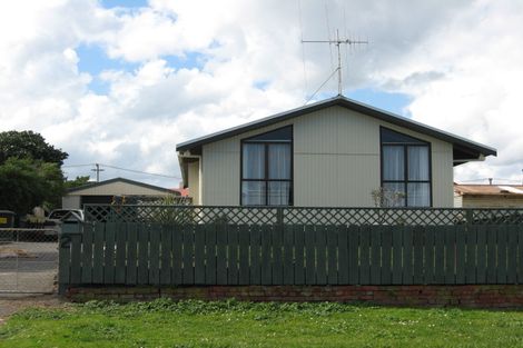 Photo of property in 2 Aotea Street, Castlecliff, Whanganui, 4501