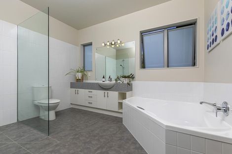 Photo of property in 12 Orne Street, Torbay, Auckland, 0630