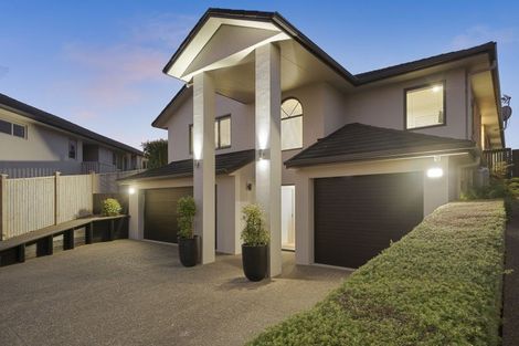 Photo of property in 9 Ellivani Rise, Pukekohe, 2120