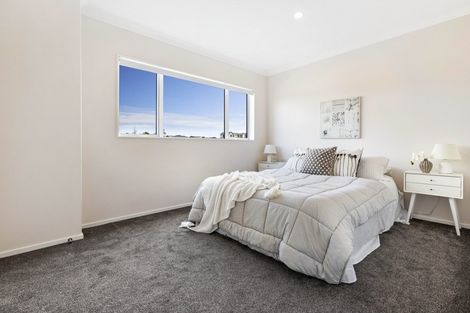 Photo of property in 30 Jane Maree Road, Kumeu, 0810