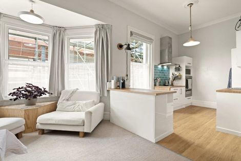 Photo of property in 77 Bedford Street, Saint Clair, Dunedin, 9012