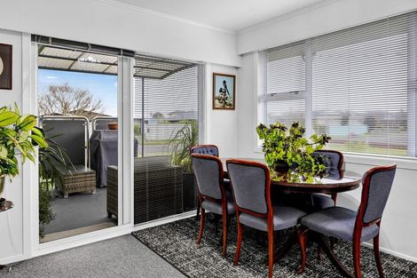 Photo of property in 6 Davidson Street, Hawera, 4610