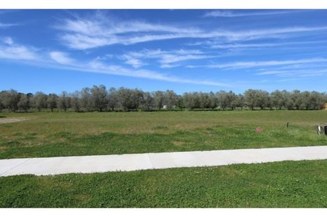 Photo of property in 17 Catalina Crescent, Forrest Hill, Auckland, 0620