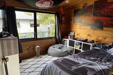 Photo of property in 9 Raphael Place, West Harbour, Auckland, 0618