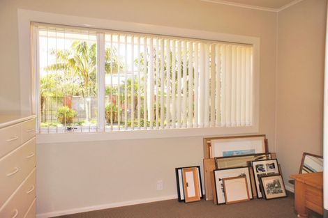 Photo of property in 1 Lewis Road, Pakuranga, Auckland, 2010