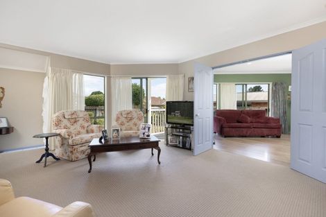 Photo of property in 5 Burnt Oak Drive, Pyes Pa, Tauranga, 3112