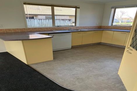 Photo of property in 13 Chancery Close, Hamilton East, Hamilton, 3216